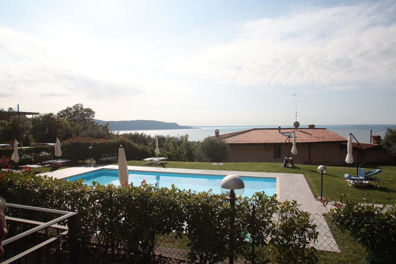 Panorama Lake View, Pool & Garden, 2 Bathrooms, Kingsize & Single-Beds, Fast Internet Toscolano Maderno Eksteriør billede